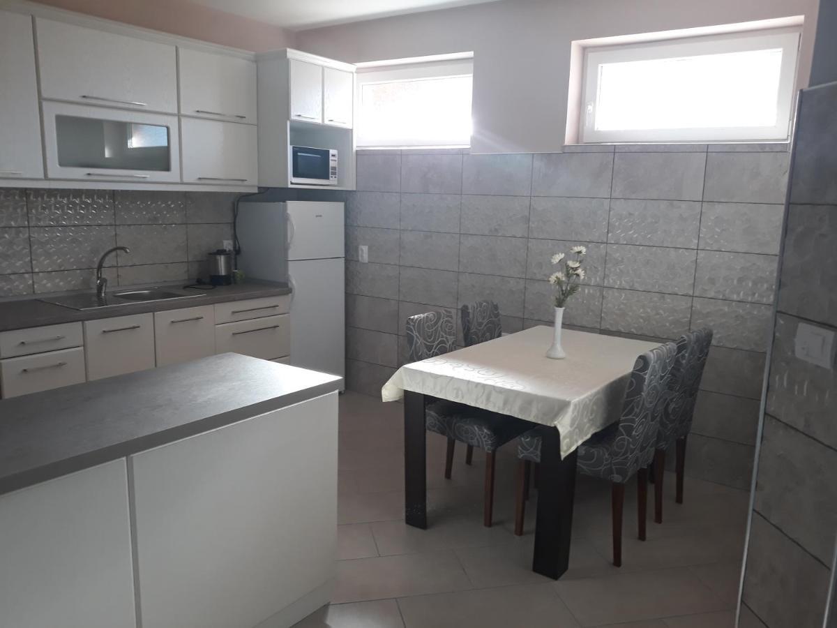 Andi Apartman Pacir Exterior foto