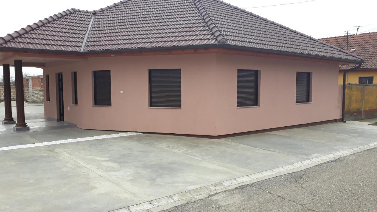 Andi Apartman Pacir Exterior foto